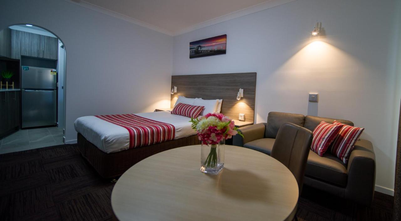 Hamilton'S Queanbeyan Motel Esterno foto