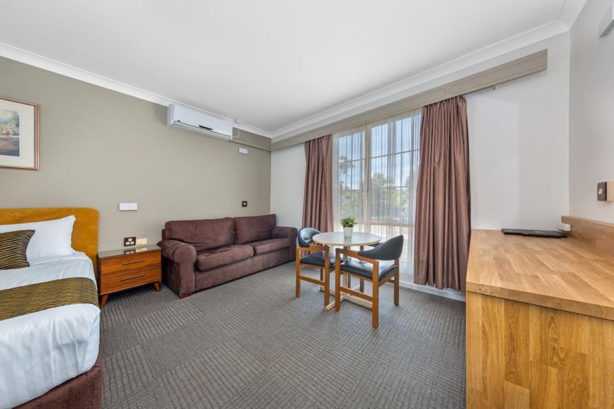 Hamilton'S Queanbeyan Motel Esterno foto